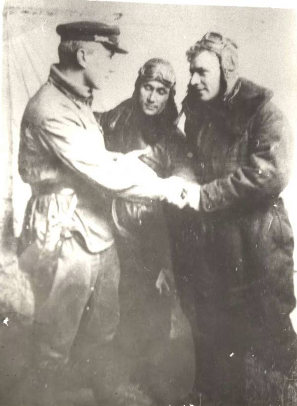 Леонид Борисов с боевыми товарищами